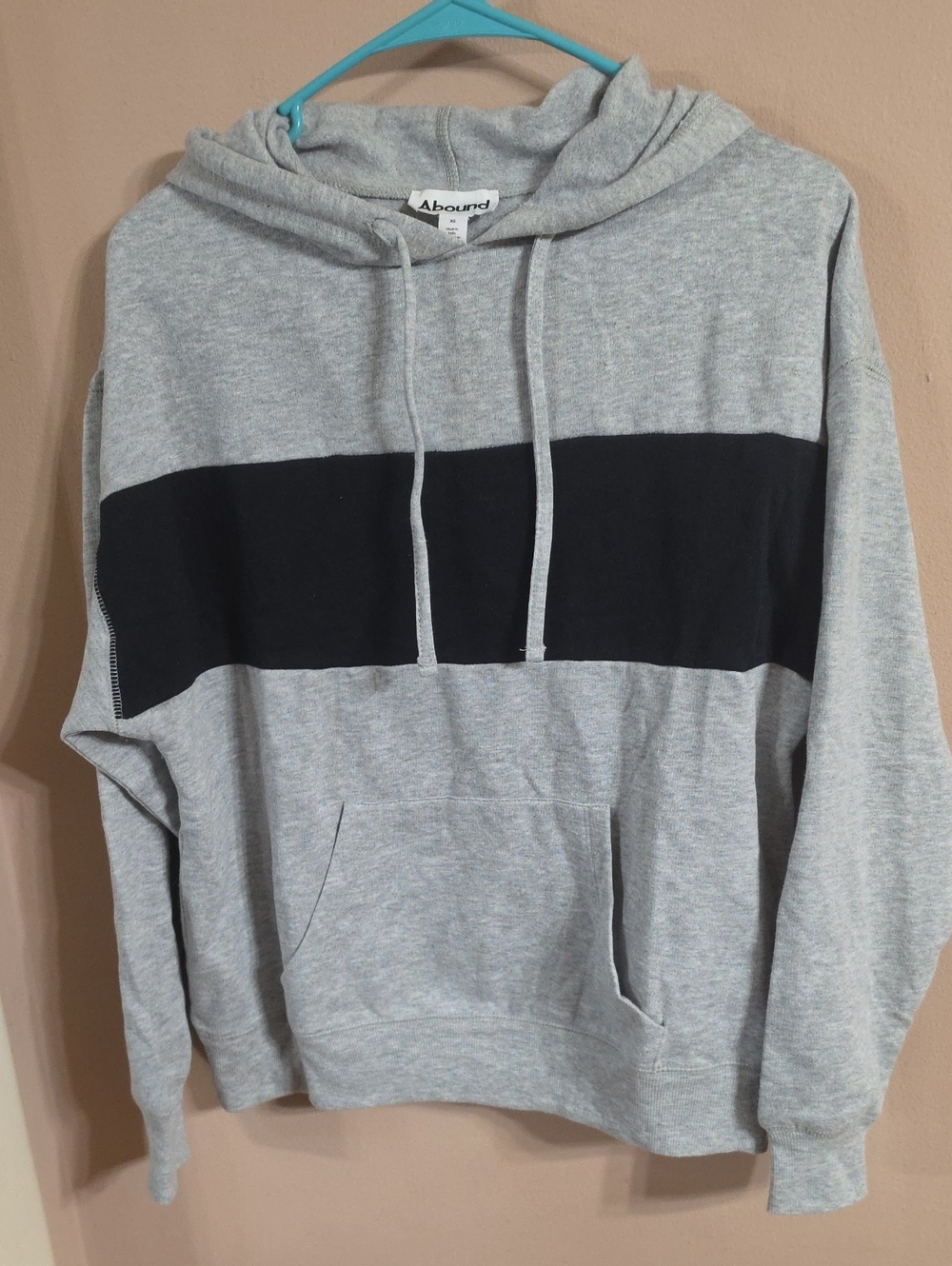 Abound Men's Light Gray Hoodie with Black Chest Stripe